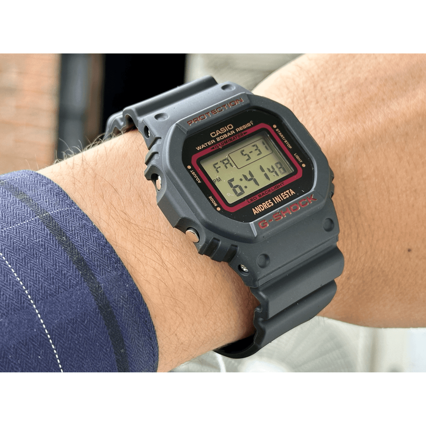 Casio G - Shock Iniesta DW - 5600AI - 1ER