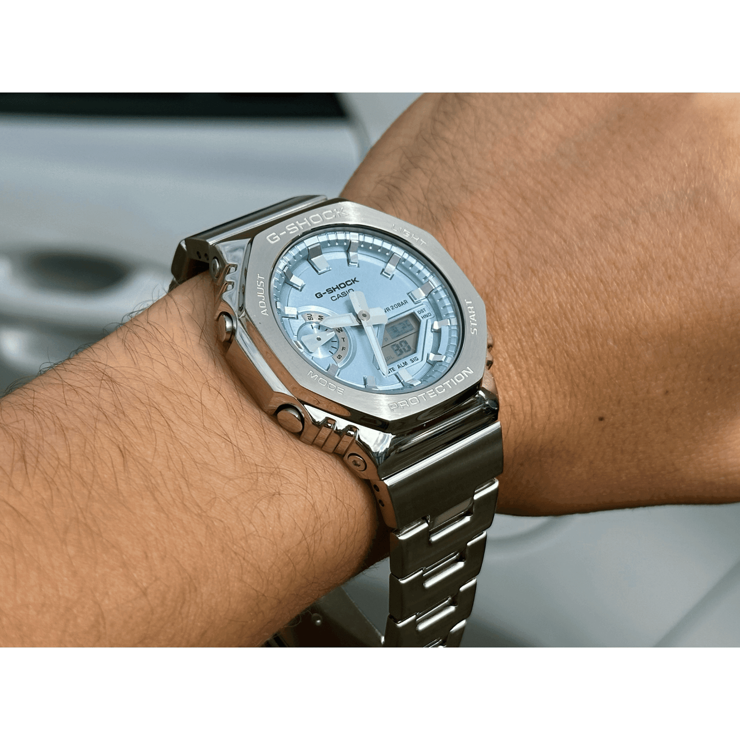 Casio G - Shock GM - 2110D - 2AER